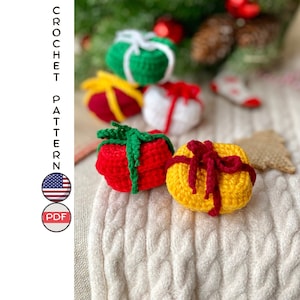 Wzór szydełkowy na pudełko na prezent. Amigurumi Samouczek szydełkowy na pudełko urodzinowe. Wzór szydełkowy na opakowanie prezentu DIY. Samouczek szydełkowy na miniaturowe pudełko na prezent