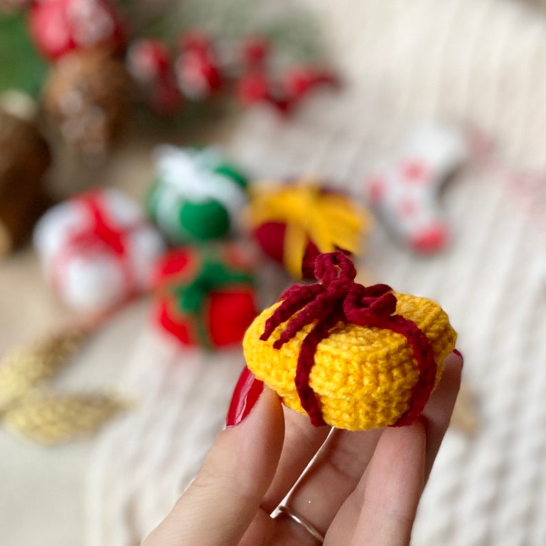 Gift box crochet pattern