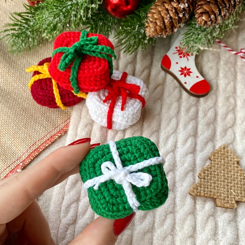 Christmas gift crochet pattern