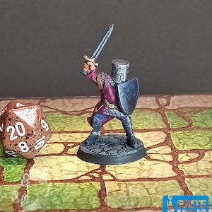 Hand Painted fighter, knight, paladin miniature for Dungeons and Dragons and other table top role playing games. 28mm