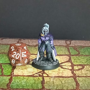 Hand Painted Female Drow Dark elf fighter warrior paladin miniature for Dungeons and Dragons and other table top role-playing games.