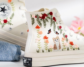 Bröllopsskor för brud, katt och bröllop, blombroderade Converse, blom- och kattbroderade skor, specialdesignade brudsneakers för bröllop