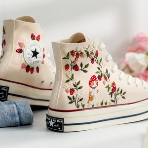 Embroidered Converse, Cat and Strawberry Embroidery Converse, Strawberry Embroidered Shoes, Cute Cat Embroidered Sneaker, Lovely Gift for Her