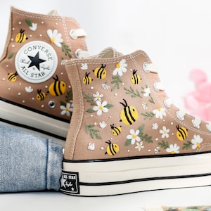 Converse Embroidered Shoes, Bee Embroidered Converse High Tops, Daisy, Bee Embroidered Sneakers Custom, Bee Embroidery, Cute Gifts for Her
