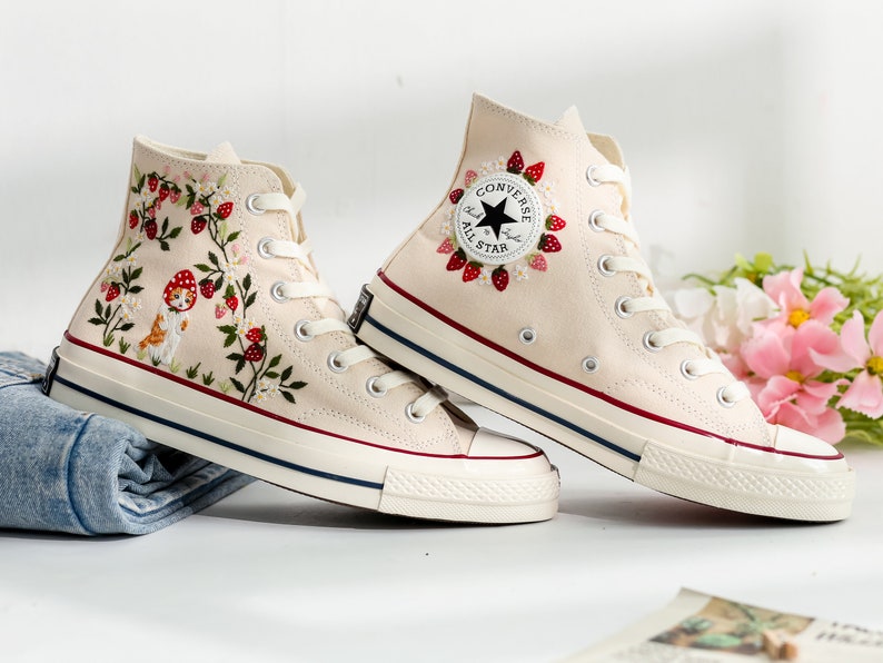 Embroidered Converse, Cat and Strawberry Embroidery Converse, Strawberry Embroidered Shoes, Cute Cat Embroidered Sneaker, Lovely Gift for Her