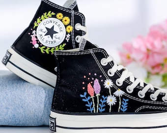 Niestandardowe haftowane wysokie buty Converse Chuck Taylor z lat 70., haftowany mały kwiat Converse, haftowane kwiatowe czarne buty, prezenty urodzinowe