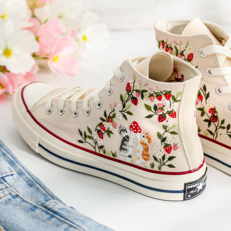 Embroidered Converse, Cat and Strawberry Embroidery Converse, Strawberry Embroidered Shoes, Cute Cat Embroidered Sneaker, Lovely Gift for Her