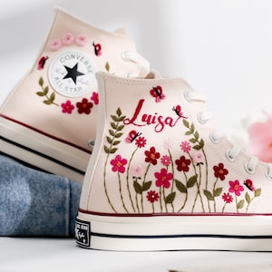 Embroidered Wedding Converse for Bride, Bridal Flower Embroidered Shoes Custom, Wedding  Flower and Name Embroidered Sneakers, Wedding Gifts