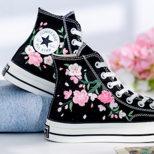 Tênis Converse Chuck Taylor Converse personalizados com bordado de flor de pêssego, tênis com bordado de flores 3D, sapatos com bordado de flores de casamento rosa
