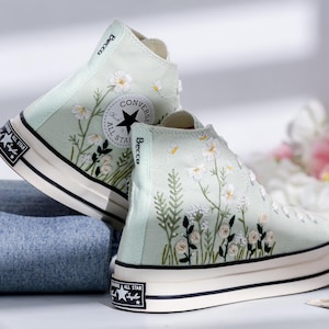 Customizable Embroidered Wedding Converse, Daisy Flower Embroidery Converse, Shoes Embroidery Wildflowers, Light Green Wedding Sneakers
