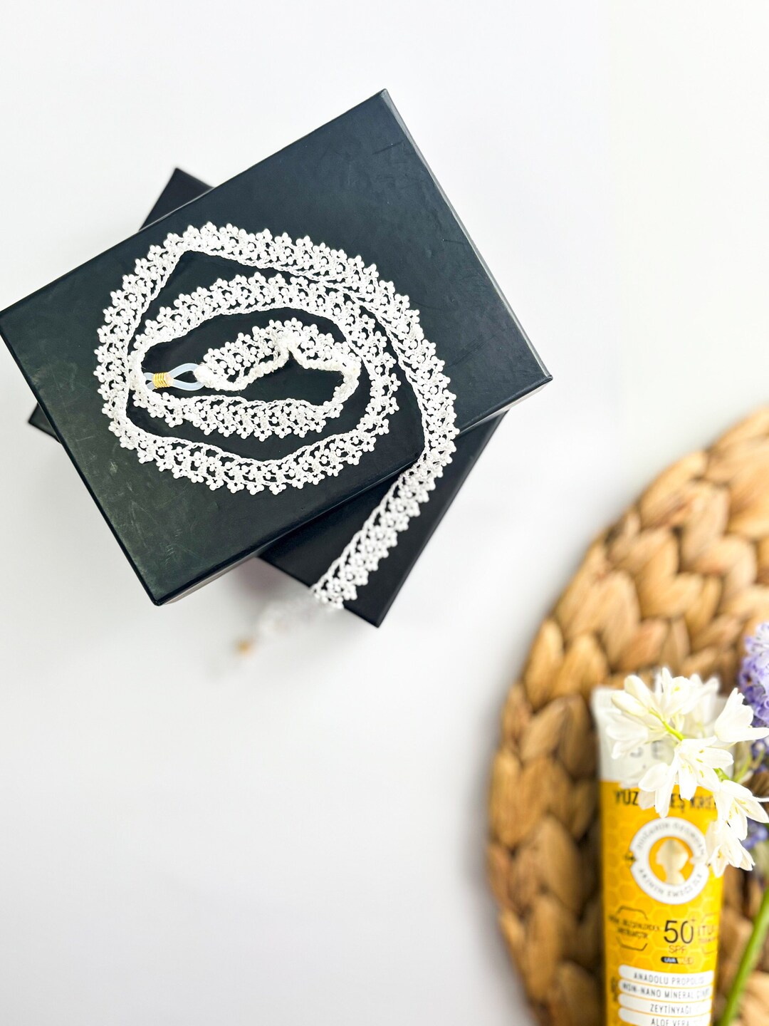 Handcrafted White Beaded Sunglasses Chain Elegant Eyeglass Holder