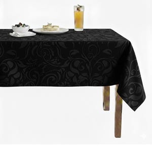 Svart brokadsammet - Specialdesignade dukar, 100 % polyester, maskintvättbara, fläck- och skrynkelresistenta.