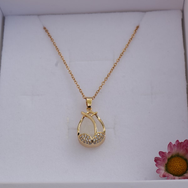 Precious Rose Necklace; Gold Plated; Stainless Steel