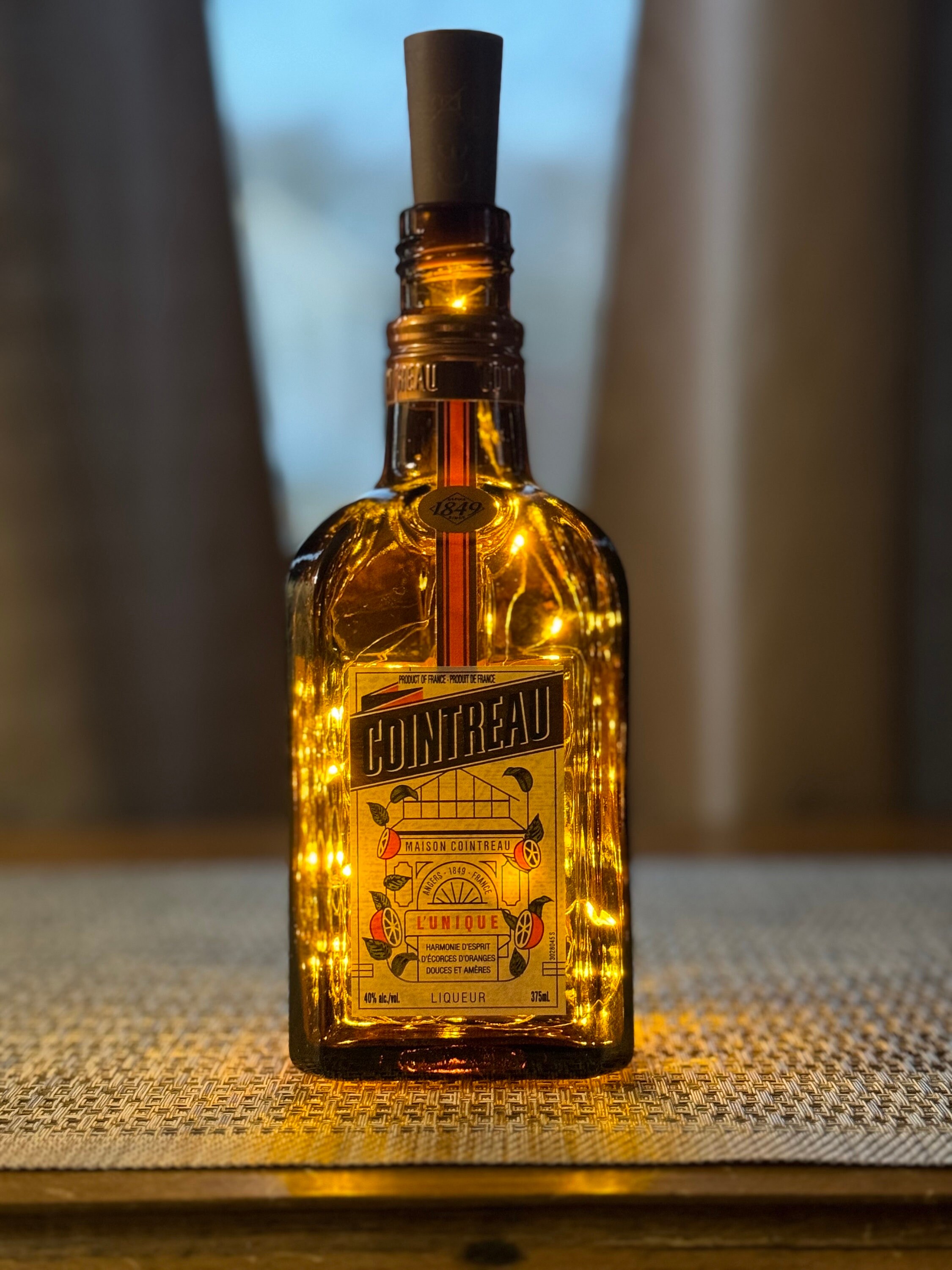 Cointreau ランプ Cointreau Hanging Recycled Bottle Pendant Lamp by Moonshine Lamp