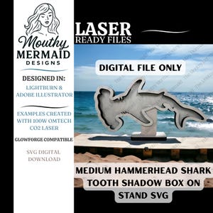 Puede incluir: Una caja de sombra de diente de tiburón martillo mediano sobre un soporte. El diseño es un archivo SVG digital, listo para láser y compatible con Glowforge. La imagen incluye el texto "Digital File Only" y "Laser Ready Files."