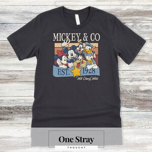 Retro Mickey & Co Est. Camiseta de 1928 / Camisa de grupo de personajes clásicos, Familia Disney 2024, Camiseta de viaje de Disney