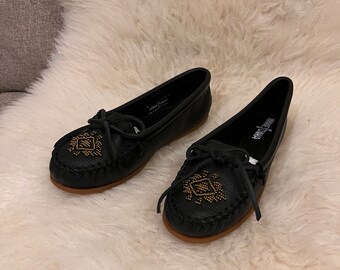 Amazon.com | Minnetonka Women's Deerskin Soft-T Moccasin