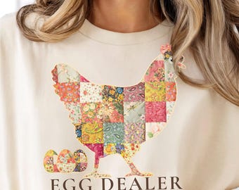 Ägghandlare Social Club PNG, Patchwork Chicken Tee, Cottagecore-skjortadesign, rolig kycklingskjorta, bondgårdsliv digital nedladdning PNG