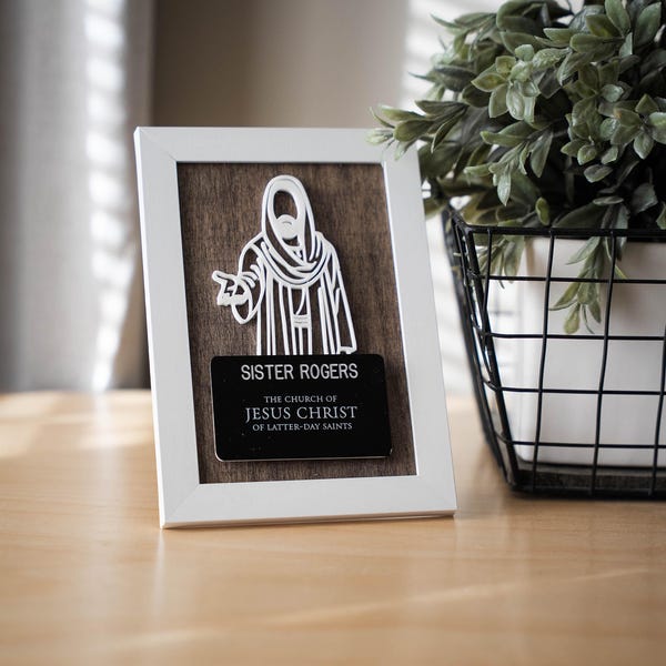 Présentoir pour étiquette missionnaire SDJ | Silhouette de Jésus, cadre blanc, décoration d'intérieur