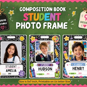 Könnte beinhalten: Eine digitale Fotorahmen-Vorlage für Schüler im Kompositionsheft-Stil mit drei vertikalen Rahmen mit schwarz-weiß gesprenkelten Rändern, bunten schulbezogenen Grafiken und bearbeitbaren Textfeldern. Der Text lautet Size is 5x7 inch, Printable on Us letter Size.