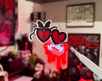 Pegatina de medallón de corazón gótico, pegatina inicial personalizada, regalo de San Valentín alternativo,