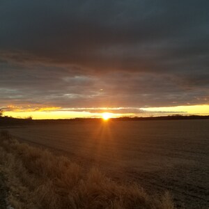Lever du soleil à la campagne