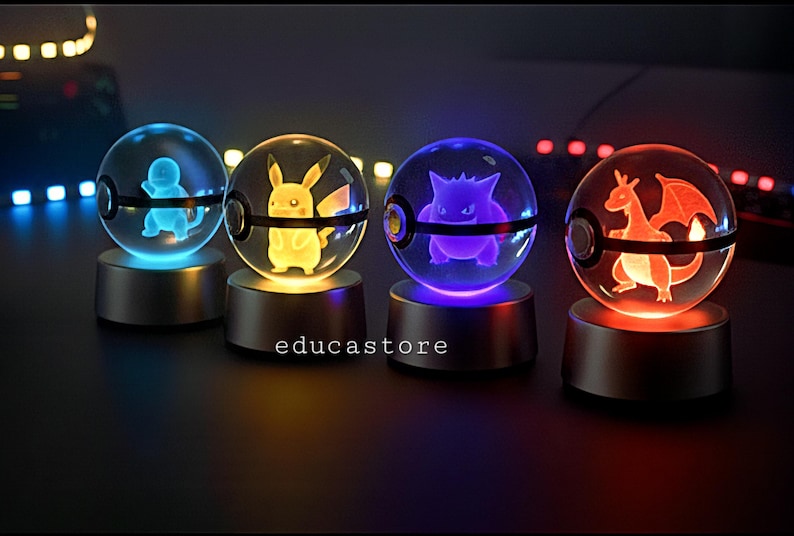 Lámpara inspirada en la pokebola de Pokémon