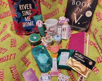 Deluxe Surprise Book Box - choose genre!