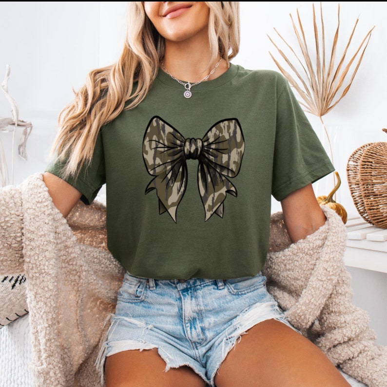 Camo Bow T-Shirt, Camo Coquette Bow Tshirt, Duck Hunting Shirt, Old School Camo Shirt, Women's Camouflage Bow Shirt, Camo Shirt, Hunting Tee