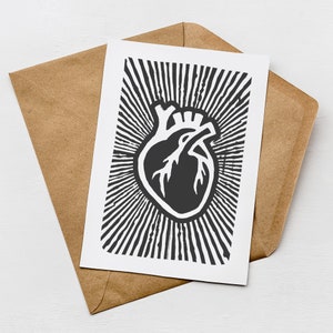 Cardiac Noir: Tarjeta de felicitación Linograbado del corazón anatómico - Descarga instantánea