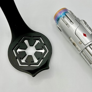 Galactic Empire Tilted Lightsaber Display Ständer Halter | Starwars Accessoires | Haus und Büro Dekor
