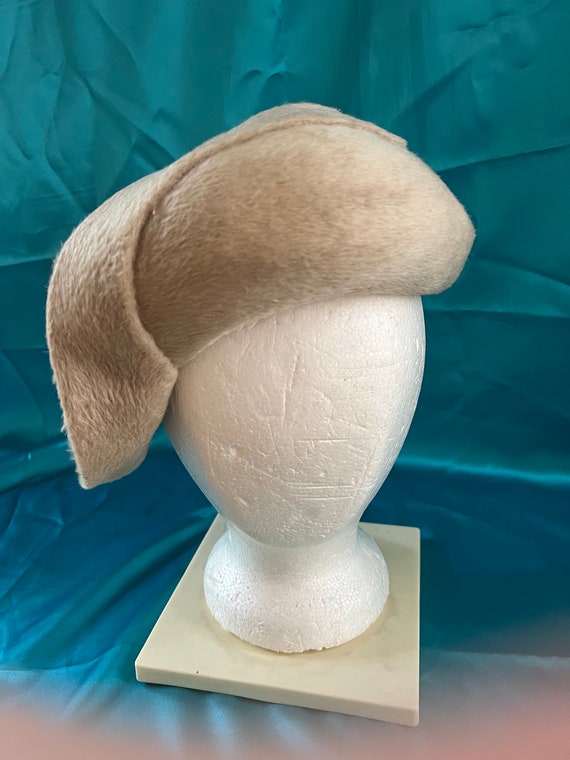Vintage Dowa beige faux fur hat made expressly fo… - image 1