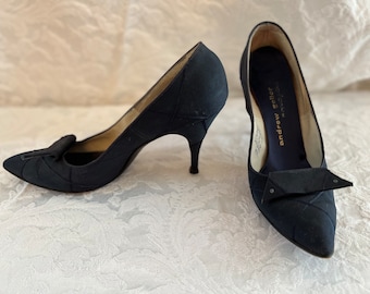 Vintage Andrew Geller 3 1/2” navy blue  fabric  high heeled pumps size 8 AAAA