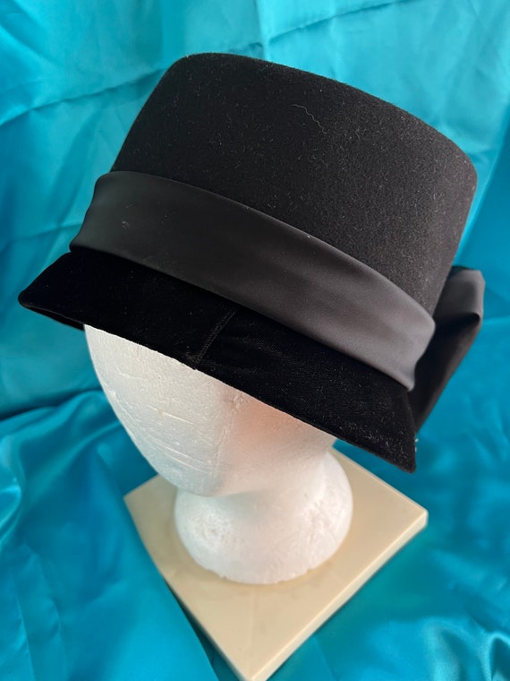 Vintage felt black bucket hat with satin bows and 