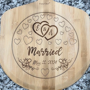 Personalized Pizza Board Pizza Server Board Gifts for Wife Gifts for Friends Engagement Gifts Wedding Gifts Gifts for Him Gifts for Her