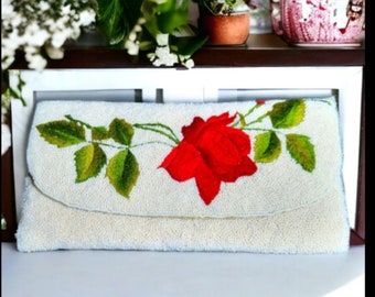 Vintage glass seed beads clutch with the embroidery handmade in Hong Kong.