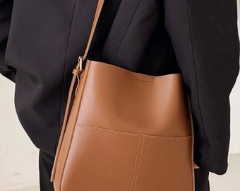 Large-capacity Slanted Shoulder Bucket Bag