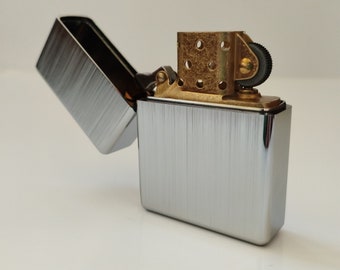 ②チロルページ Zorro 912 Brushed Silver Chrome Brass Lighter - 150g Case