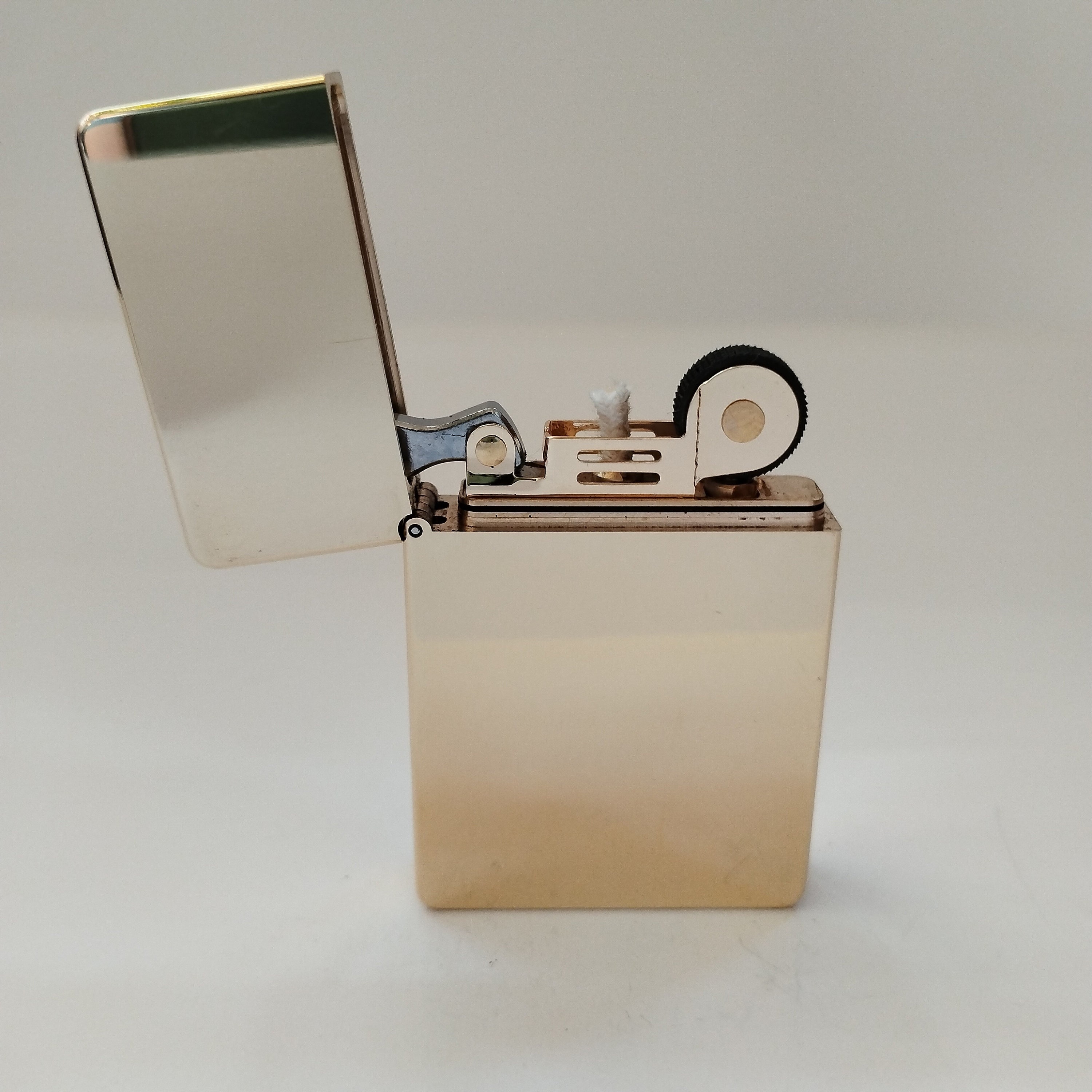 Zorro ZL8 Polished Brass Lighter - Ultra-thin Case & Heavy Duty