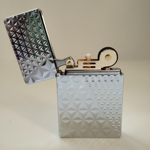 シルバー製トロフィー 約298g シルバー製トロフィー 約298g シルバーカップ｜ジャパンプライズ