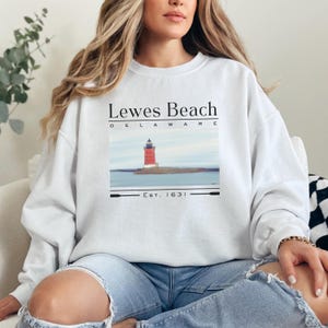 Lewes Beach Delaware Sweatshirt ras du cou unisexe peinture du phare de Lewes Lewes Delaware pull ras du cou cadeau pour elle cadeau Delaware