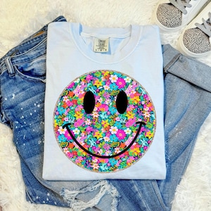 Transferts DTF floral visage souriant prêt à presser, film direct, transfert de t-shirt, DTF d'été, DTF tendance, visage rétro heureux