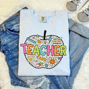 Professora DTF, Prensa Térmica para Professores, Prensa Térmica Moderna e Fofa, DTF Colorida, Pronta para Prensar Divertida, DTF Floral Retro