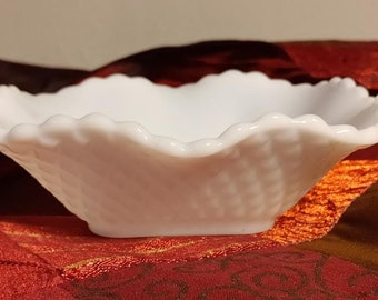 Small Vintage Milk Glass Dish with Ruffled Edges
