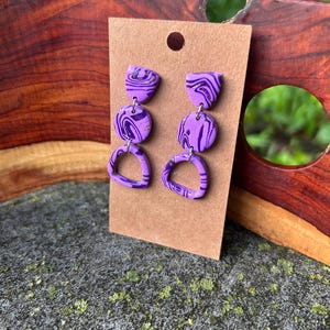 Purple & Gold Marbled Dangle Earrings – Elegant Handmade Polymer Clay Jewelry