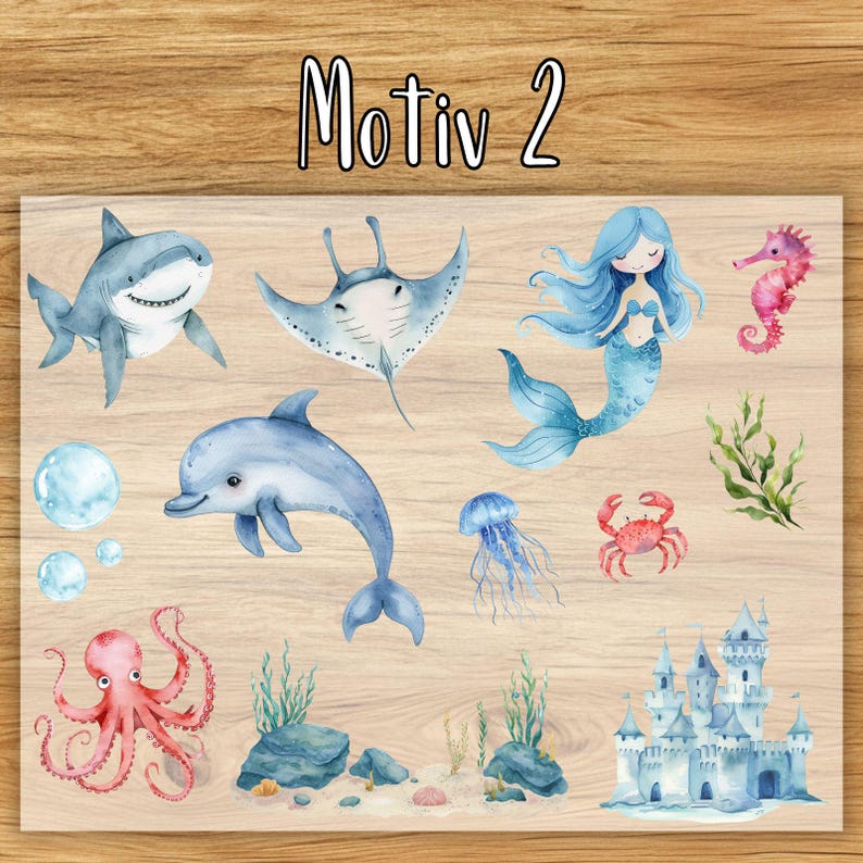 Peut inclure: Illustration &agrave; l'aquarelle repr&eacute;sentant diverses cr&eacute;atures marines : requin, raie, dauphin, sir&egrave;ne, hippocampe, m&eacute;duse, crabe et poulpe. L'image comprend &eacute;galement un ch&acirc;teau et le texte "Motiv 2".