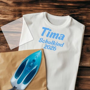Schulkind 2026 mit Name Bügelbild, Einschulung Individuelle Bügelbilder, Schriftzug zum Aufbügeln, Farbwahl Kinder Schultüte Süß Bügelmotiv image 6