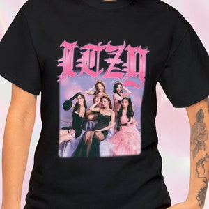 ITZY Checkmate Cheshire Retro Bootleg T-Shirt - K-pop Girl Group Shirt - Kpop Merch