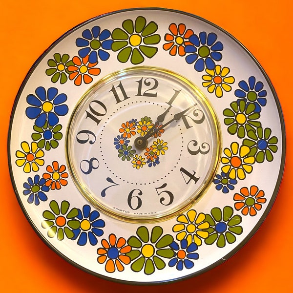 Vintage Spartus Daisy Clock 1960s 1970s