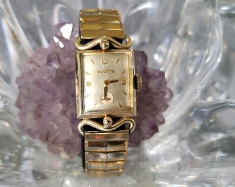 Gorgeous vintage 1950s Bulova 17 Jewel Mechanical Wind Watch